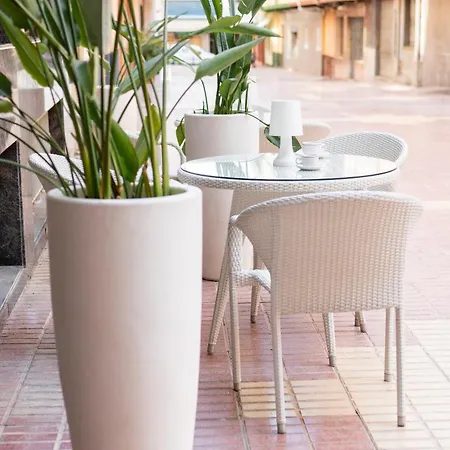 Hotell Primavera 2*