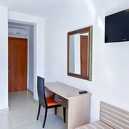 מלון Primavera 2*